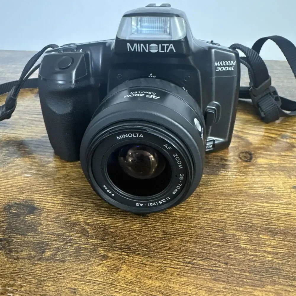 Minolta Maxxum 300si 35mm Film Camera with AF 35-70mm Lens Tested No Charger